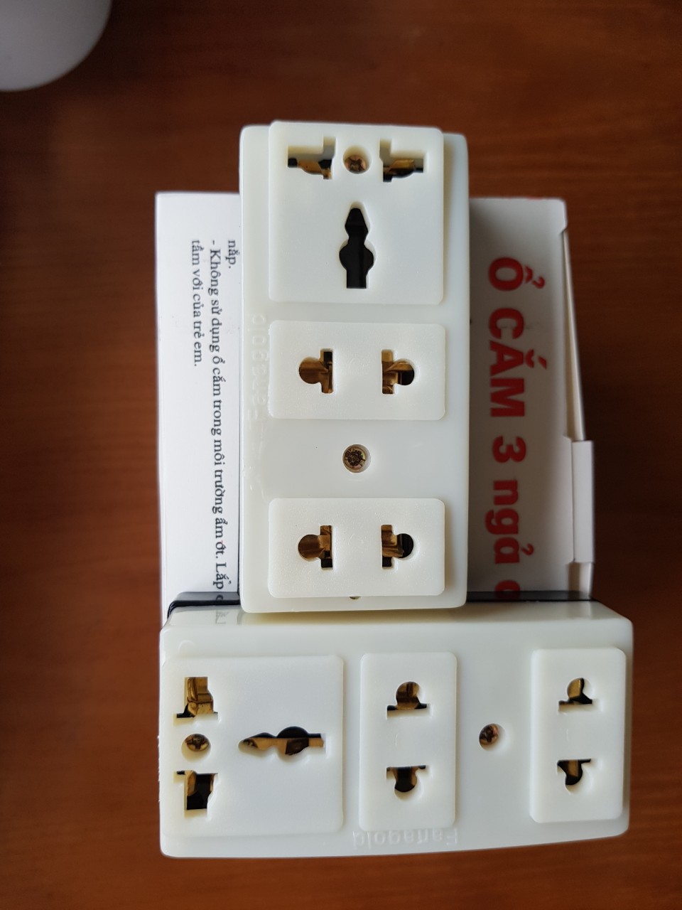 Multi-Purpose 3-Way Socket with Black Base!