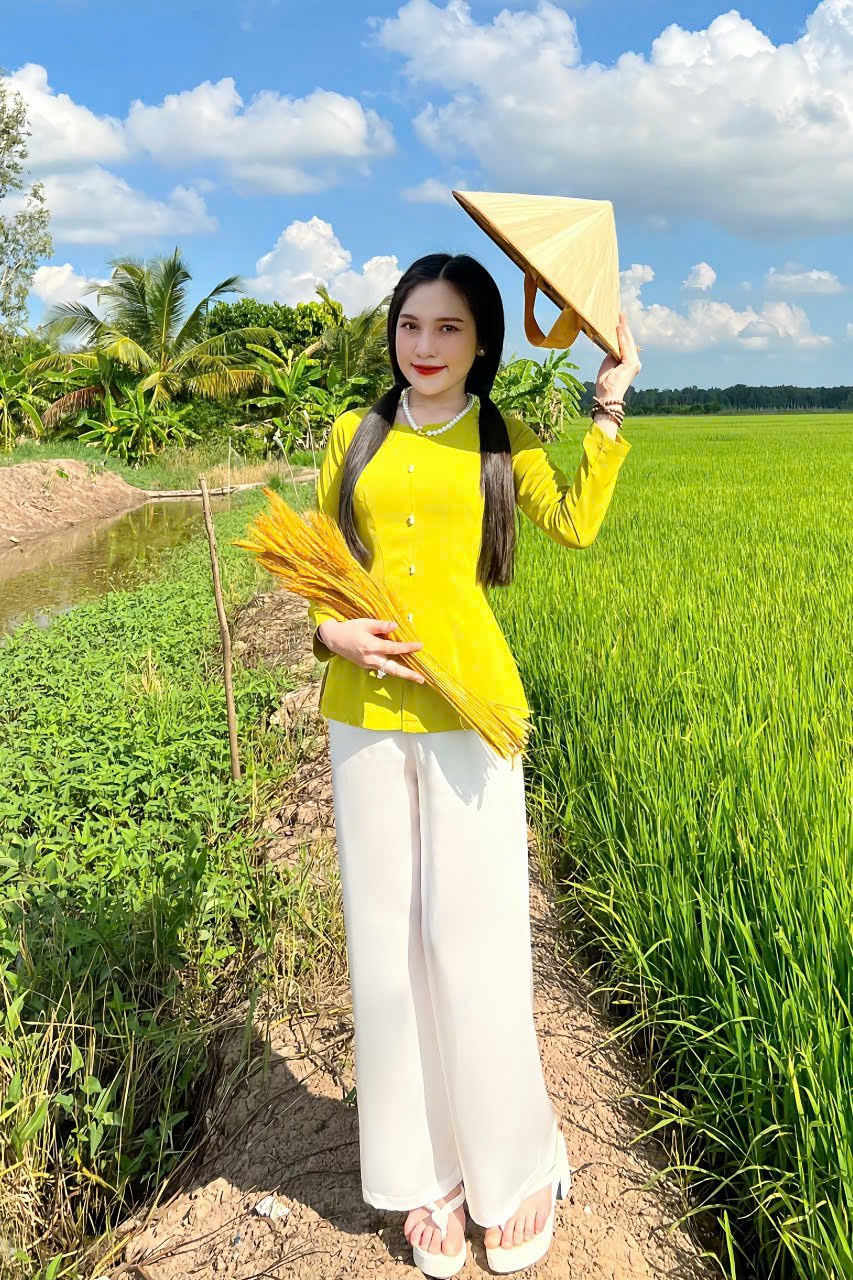 Áo bà ba vải lụa trơn