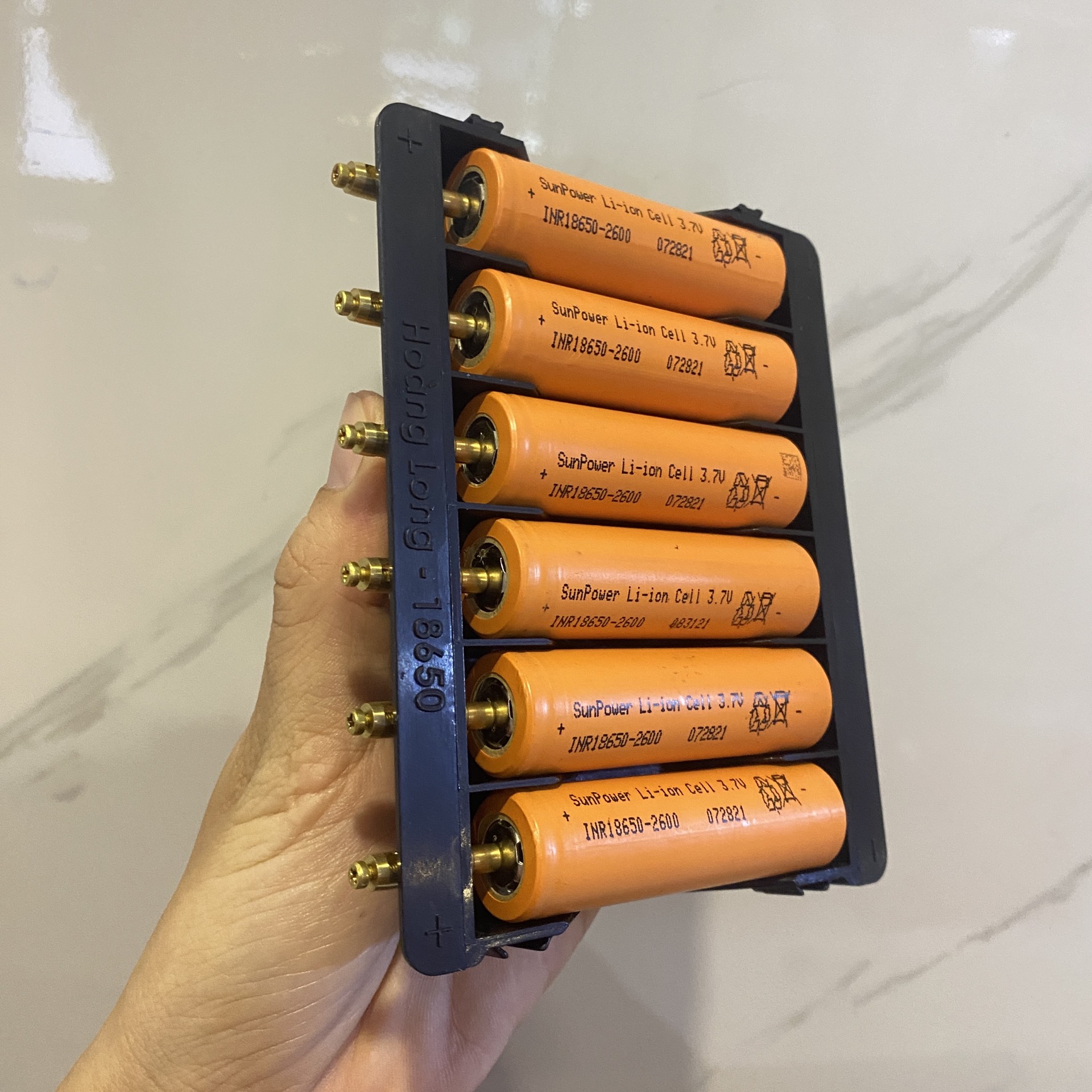 Khay cân bằng pin 18650 ( khay 6 - màu đen)
