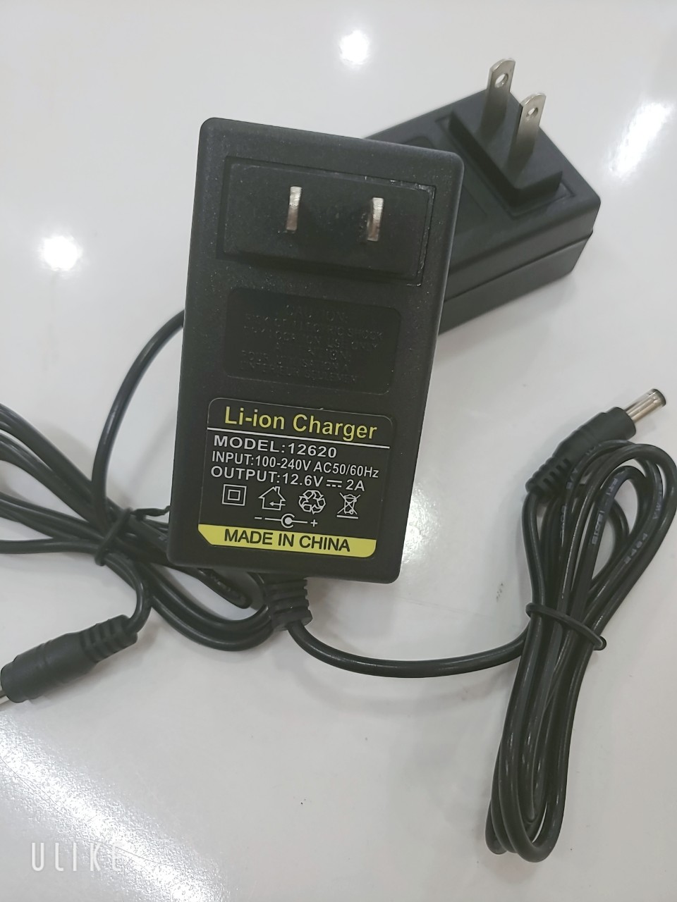 sạc pin lipo 3s 12.6v2a,