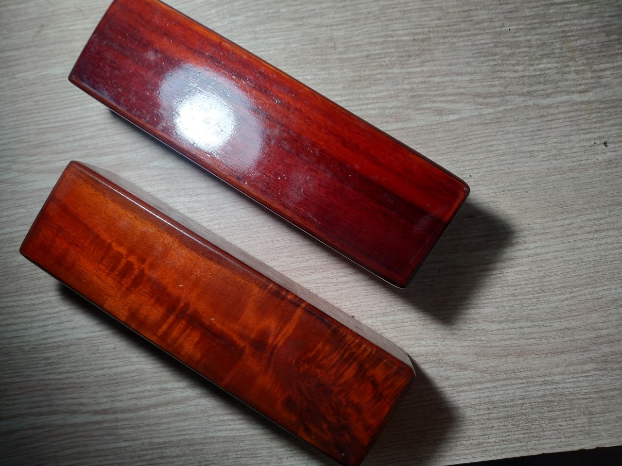 CỤC GỖ ỦI QUẦN ÁO LOẠI TỐT