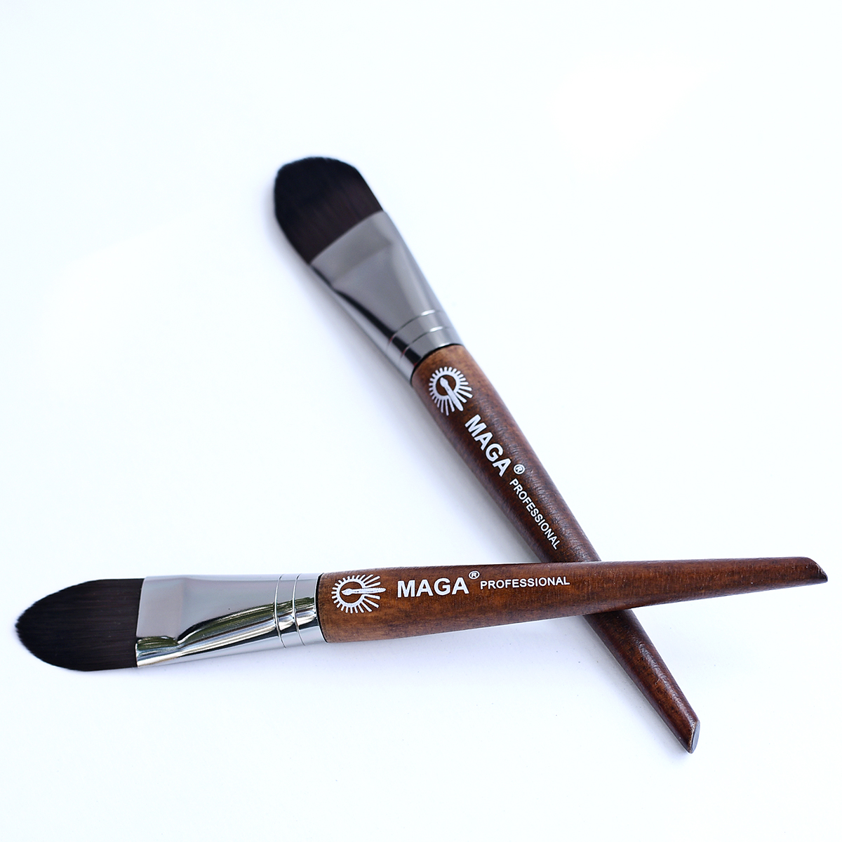[HCM]Cọ Nền Mỏng MAGA FOUNDATION BRUSH SMALL 19