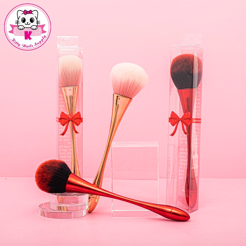 Cọ phủi bụi nail cán dài, giao màu ngẫu nhiên - Kitty Nails Supply