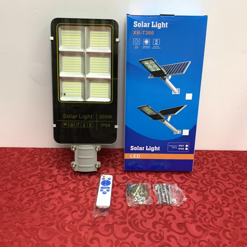 Đèn Cao Áp Năng Lượng Mặt Trời 300W Mẫu Mới IP68 Chống Nước