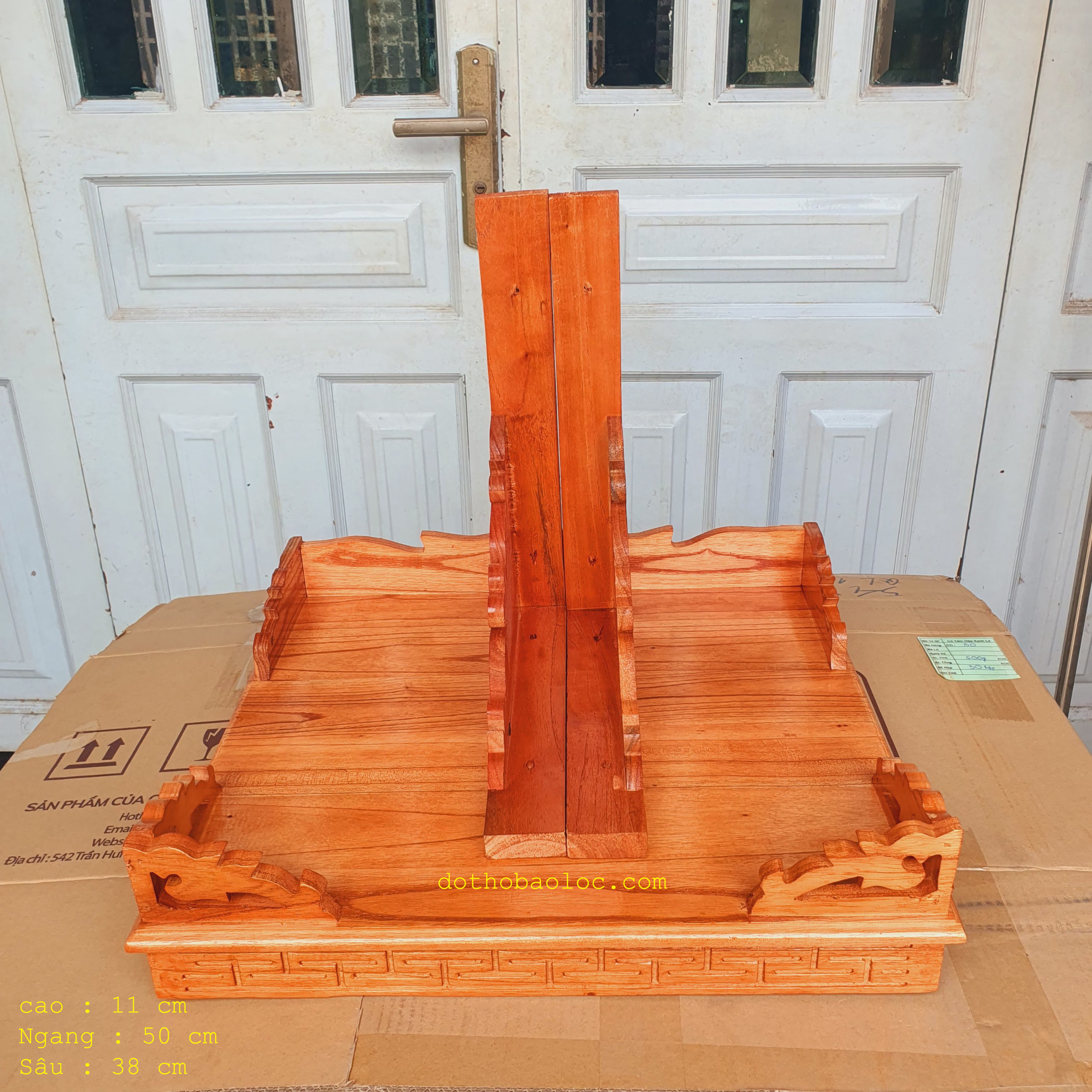 Bàn thờ treo tường gỗ xoan ngang 40cm trơn đỏ