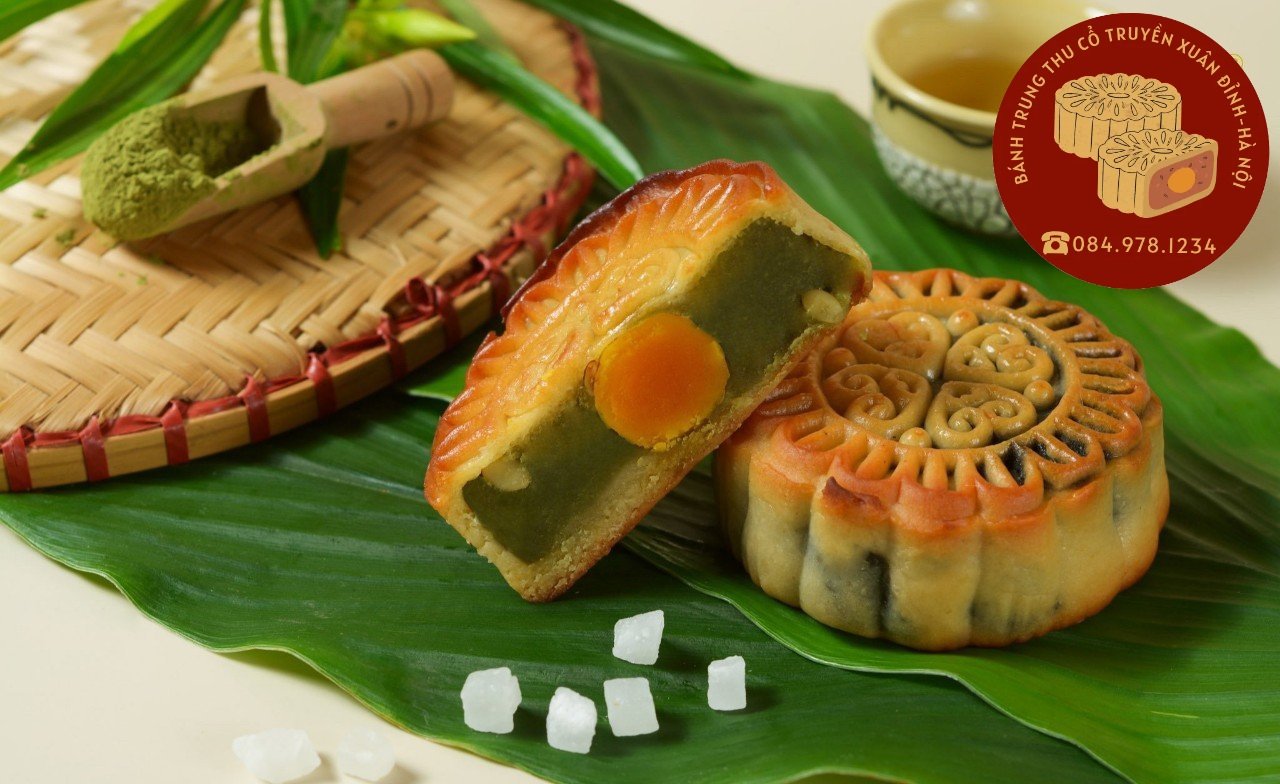 Bánh trung thu nhân trà xanh trứng muối