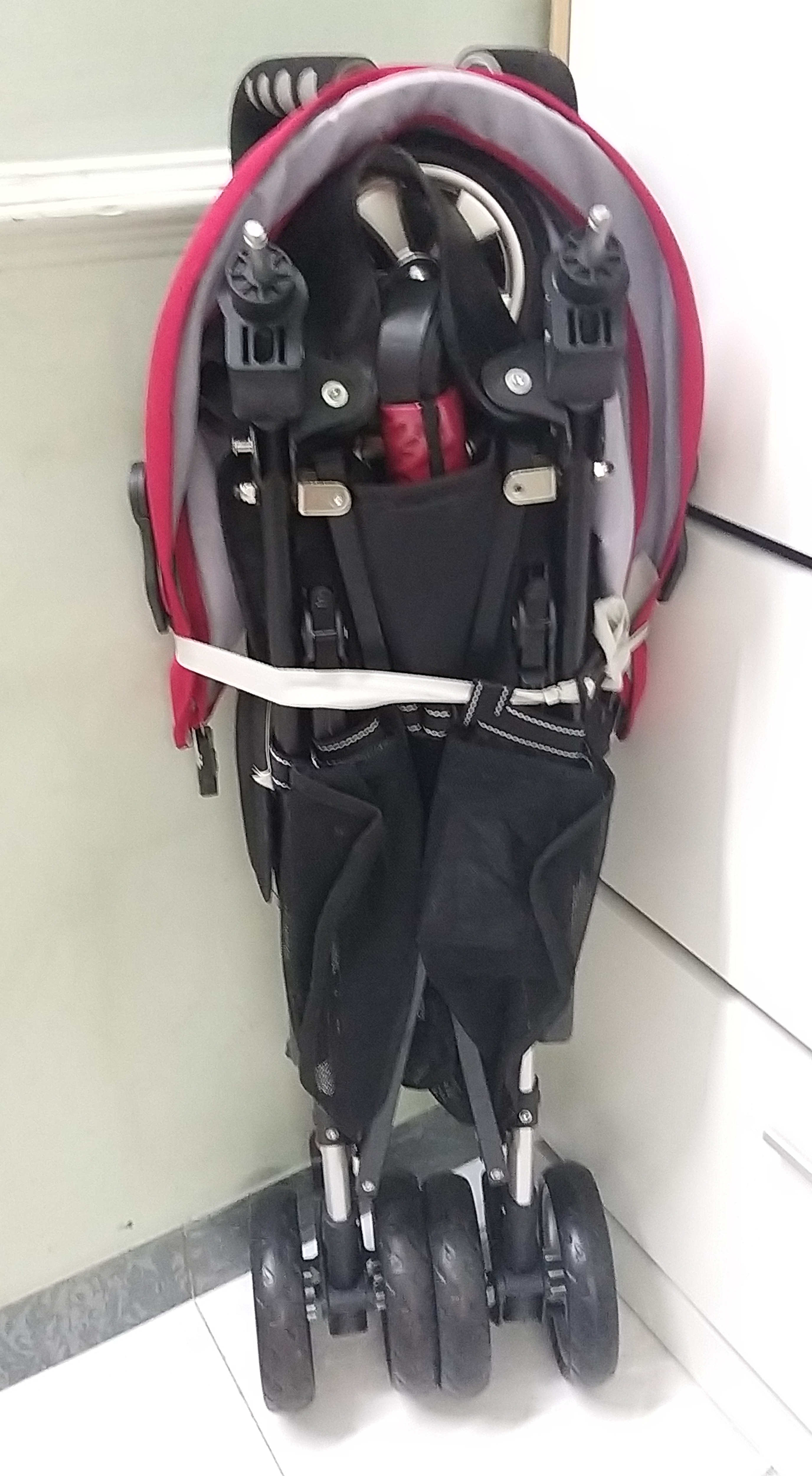 Xe đẩy trẻ em U1388F