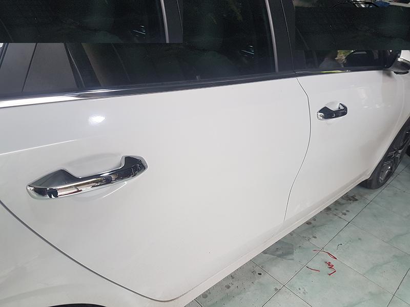 Ốp tay nắm cửa xe kia cerato 2019