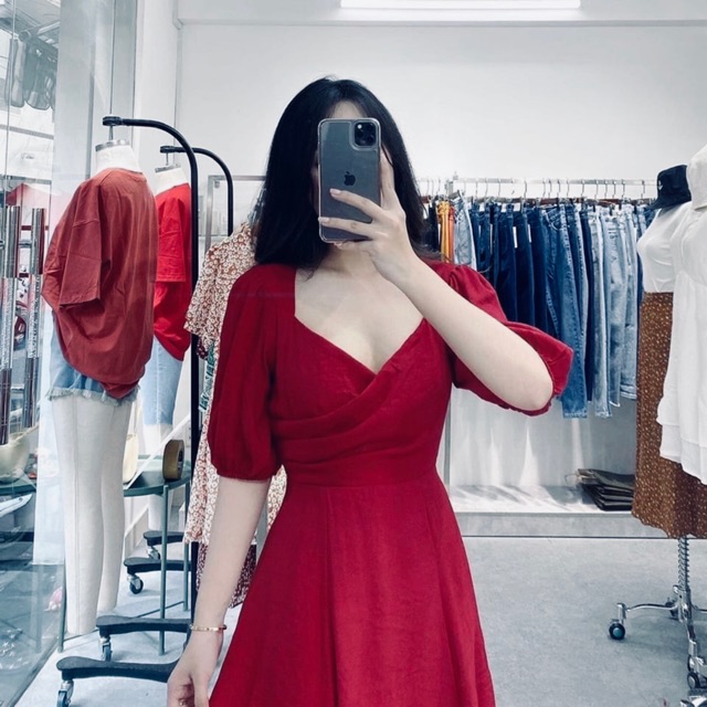 Đầm đỏ nhúng eo