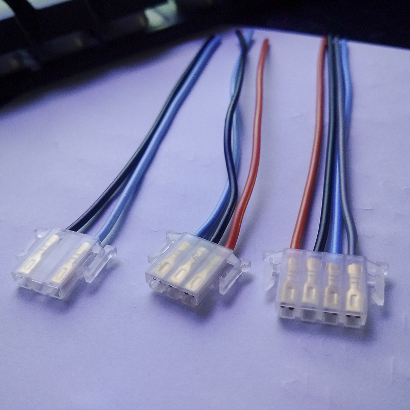 Jack cắm nút công tắc xe máy (2 chân, 3 chân, 4 chân tuỳ chọn mua)