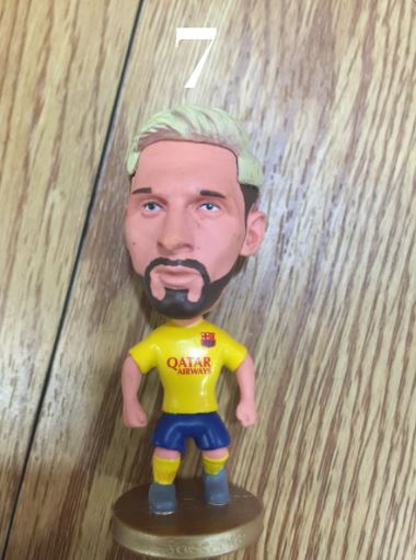 Statue player Ronaldo-Messi-gift friends