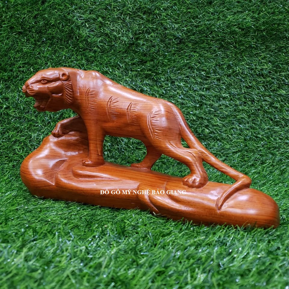 Tượng con hổ gỗ hương dài 30 cm