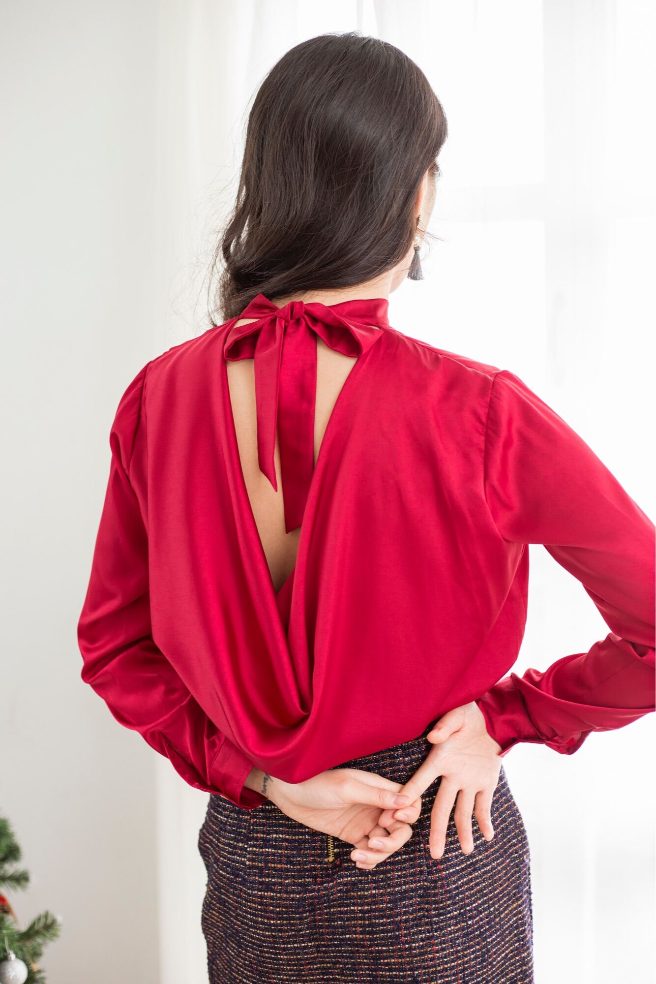 Áo clothesrack cổ đổ cột dây sau