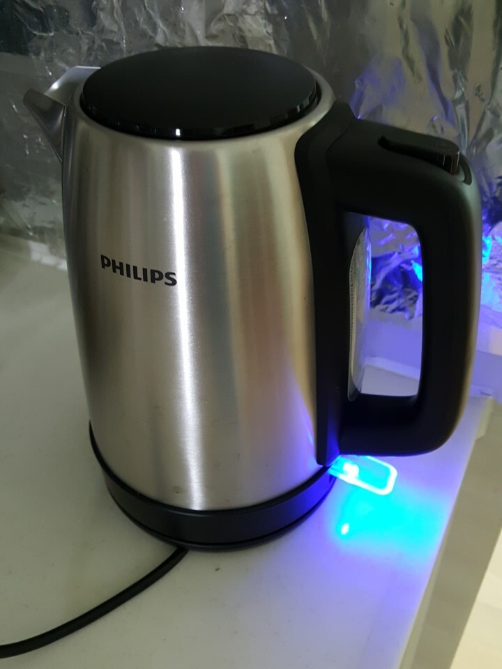 Ấm đun nước siêu tốc Philips HD9350 1.7 lít