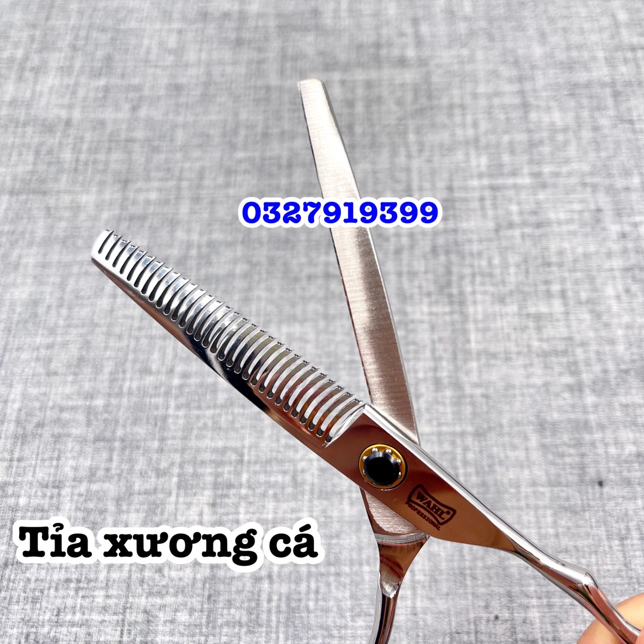 High-Quality Japanese Hair Cutting Scissors Wahl 6.0 in (Black Screw)