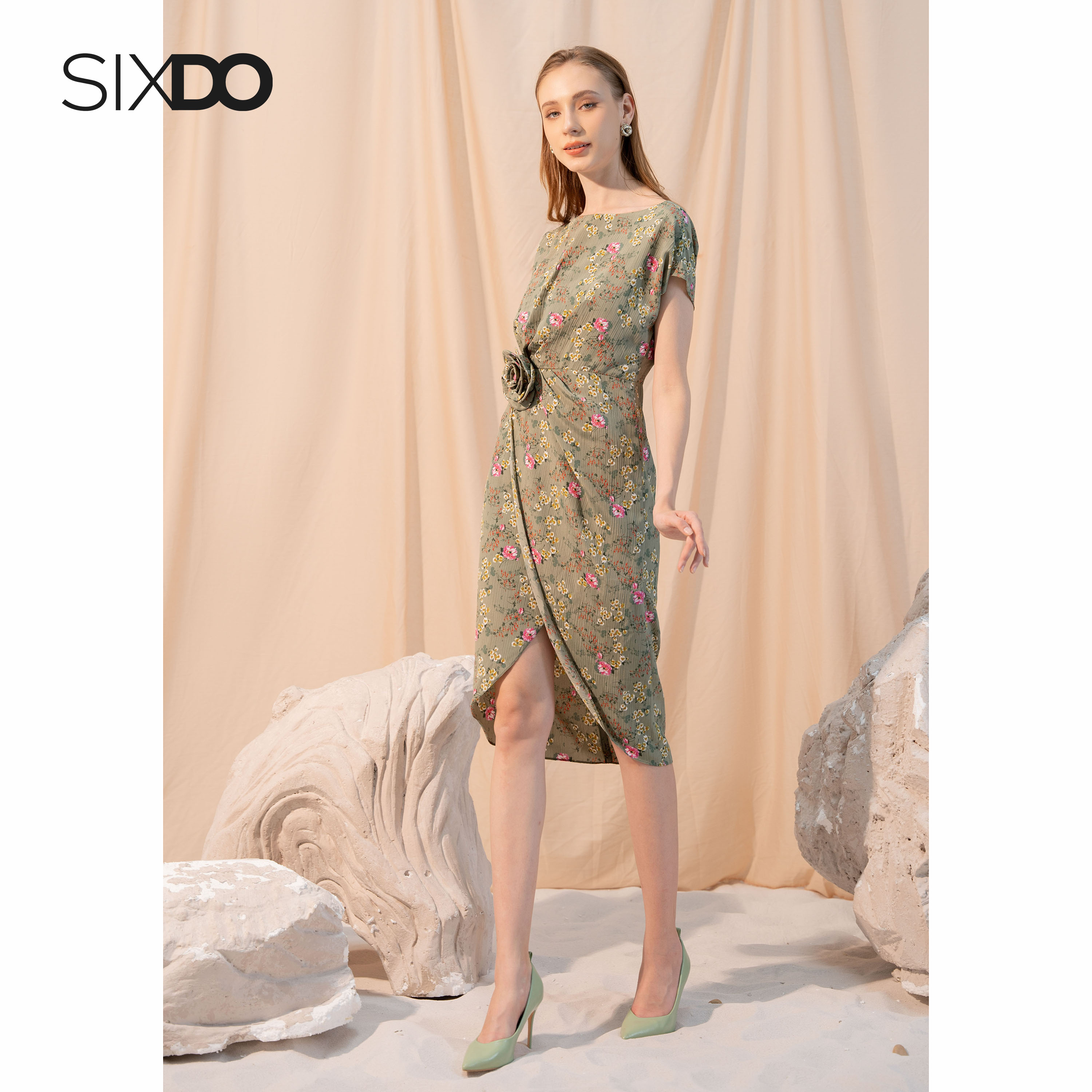 Đầm xanh cánh dơi họa tiết hoa thời trang SIXDO