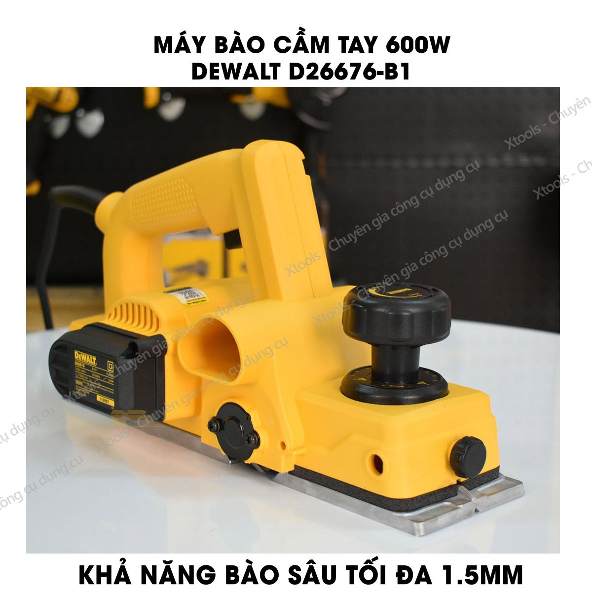 Máy bào gỗ cầm tay DEWALT D26676-B1 600W Máy bào DeWalt thiết kế cách điện kép, sử dụng lưỡi bào thông dụng 82mm, khả năng bào sâu tối đa 1.5mm