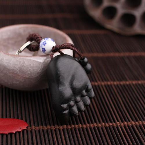 Móc Khóa Gỗ Đen Khắc Thủ Công Hình Bàn Chân Phật