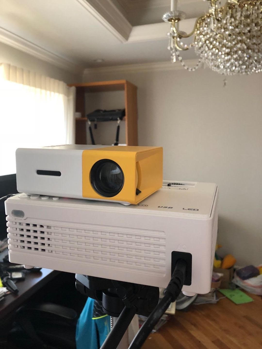 Máy chiếu mini YG300