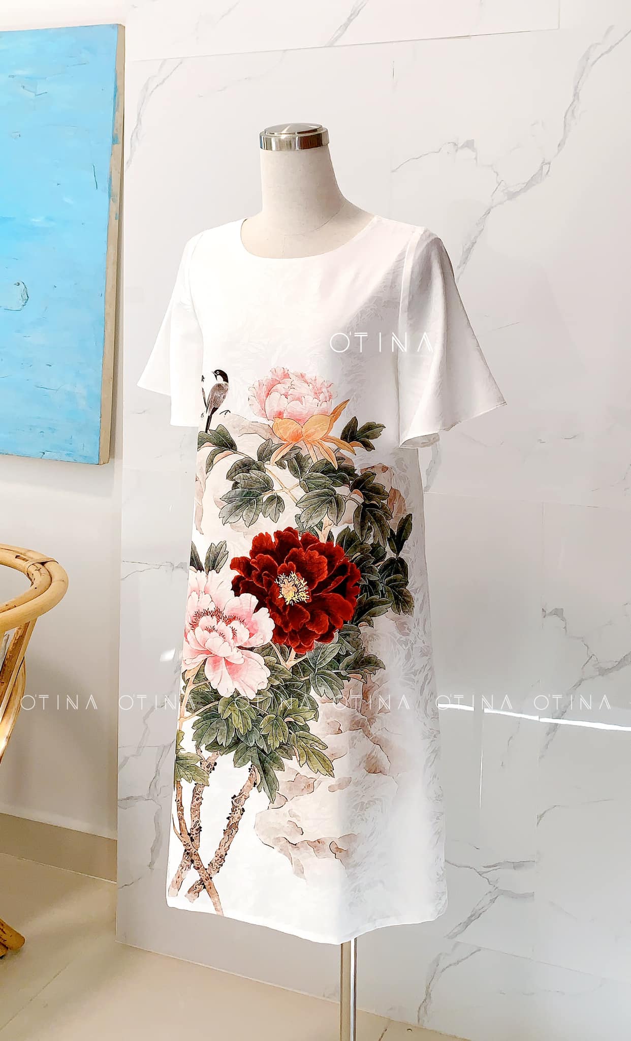 Đầm mẫu đơn đỏ nhung