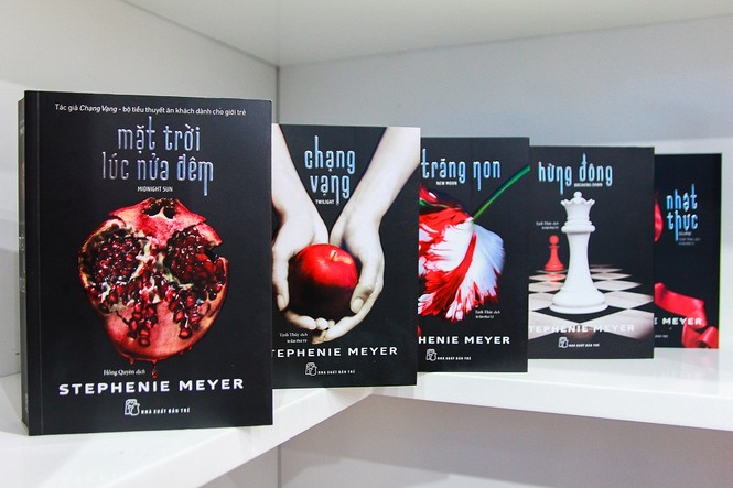 Mặt trời lúc nửa đêm - (Stephenie Meyer)