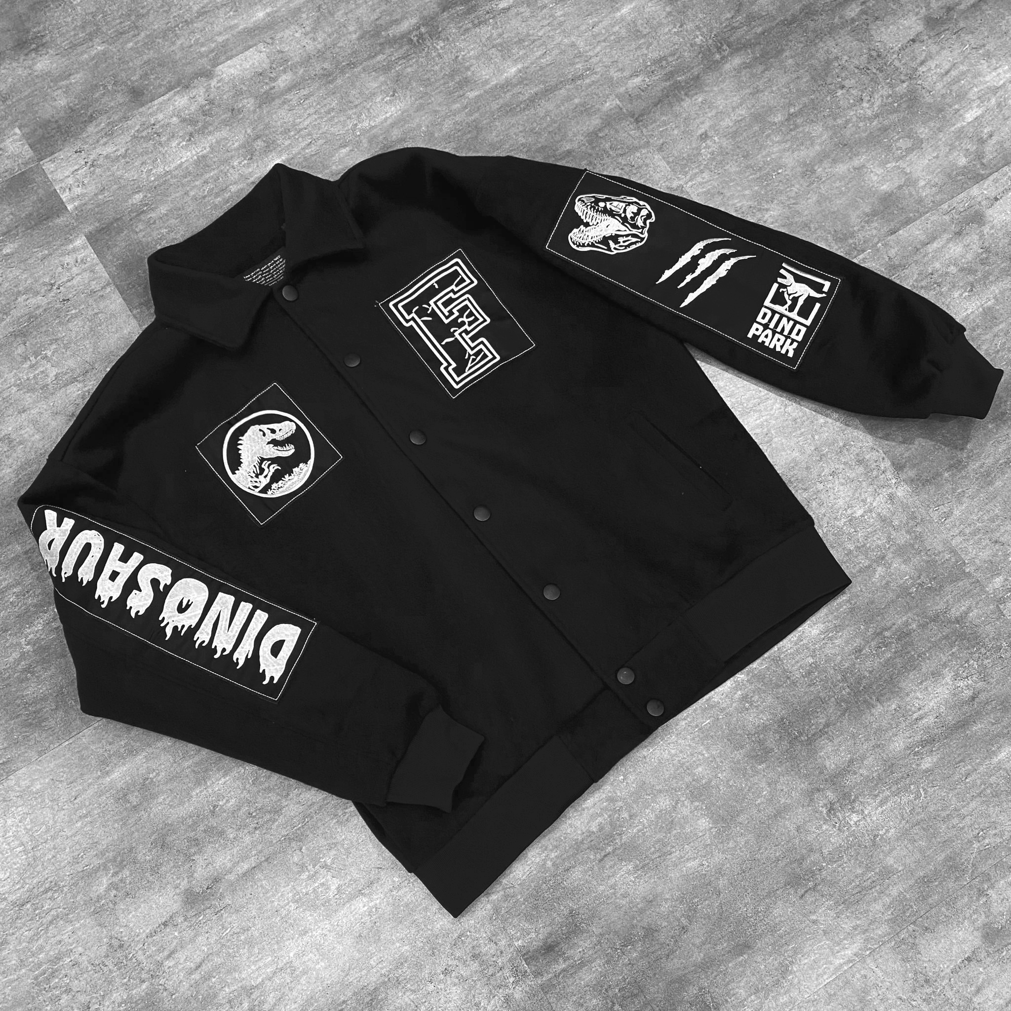 ÁO KHOÁC FF DINOSAUR COACH JACKET