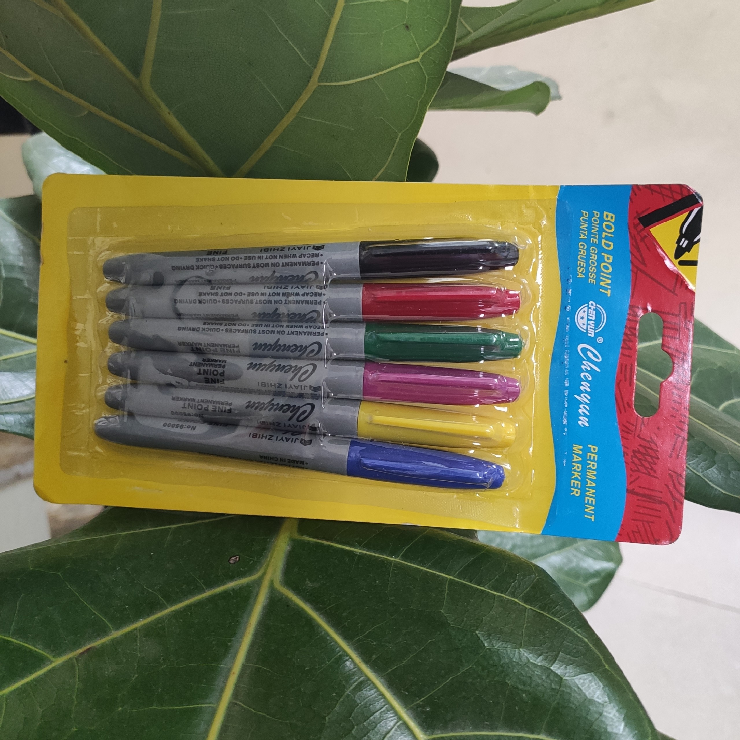 Vỉ 6 bút vẽ định hình lên da