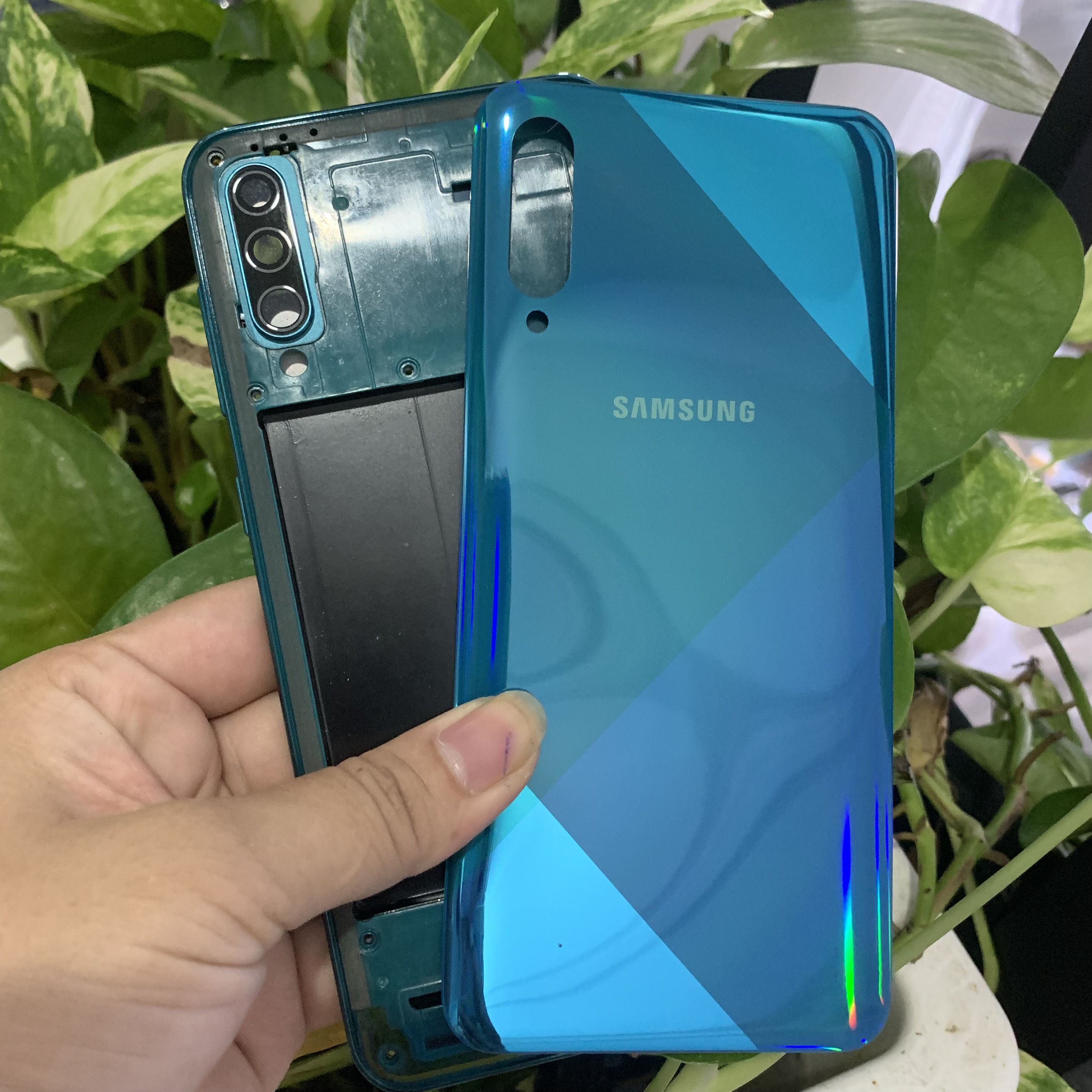 bộ vỏ samsung a50s -gồn sườn,lưng,phím ,kính cam