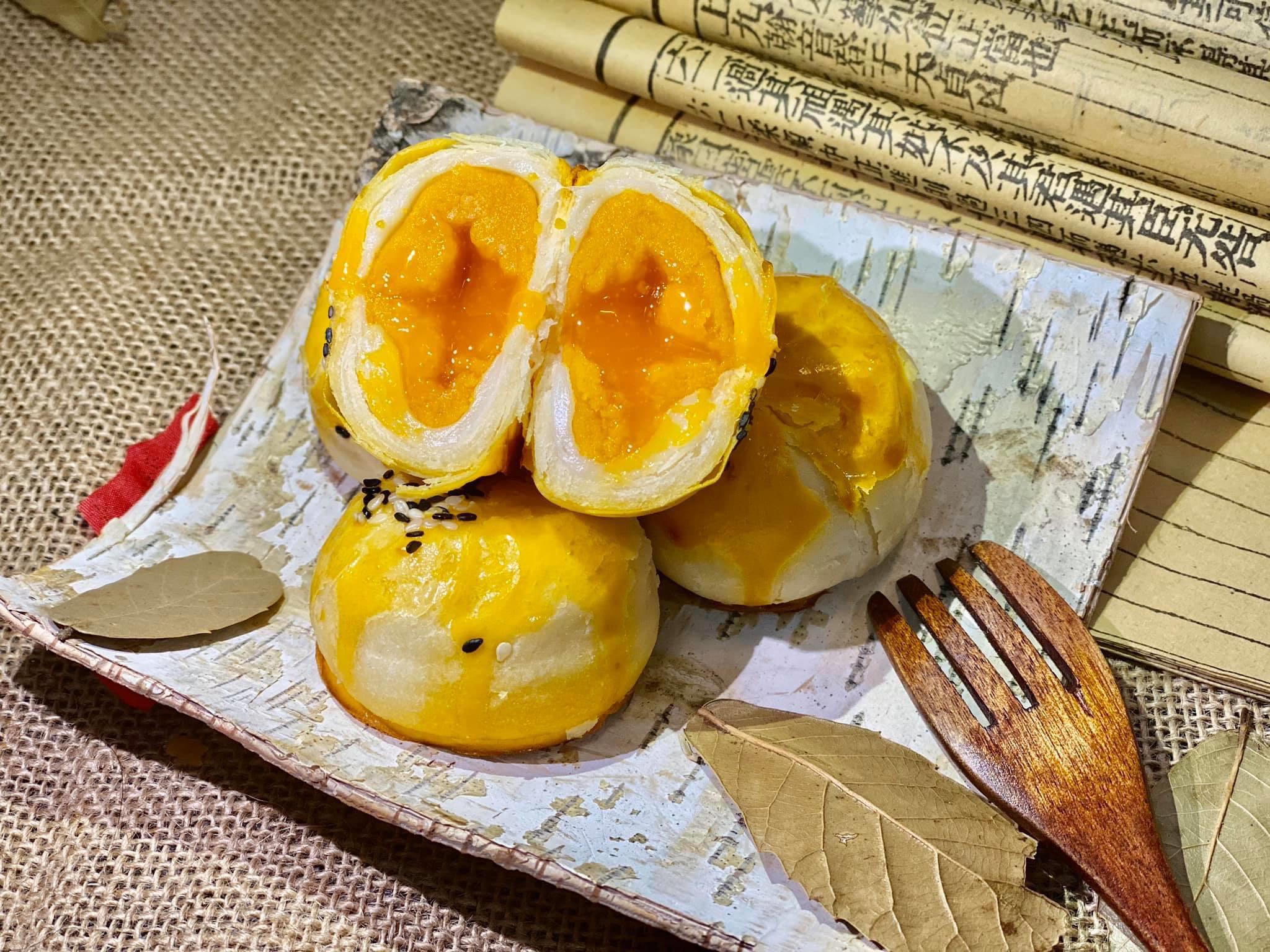 [Hoàn tiền 10%] banh pia trung muoi siêu ngon ( 500gr khoảng 10-12 cái ) MTXD02