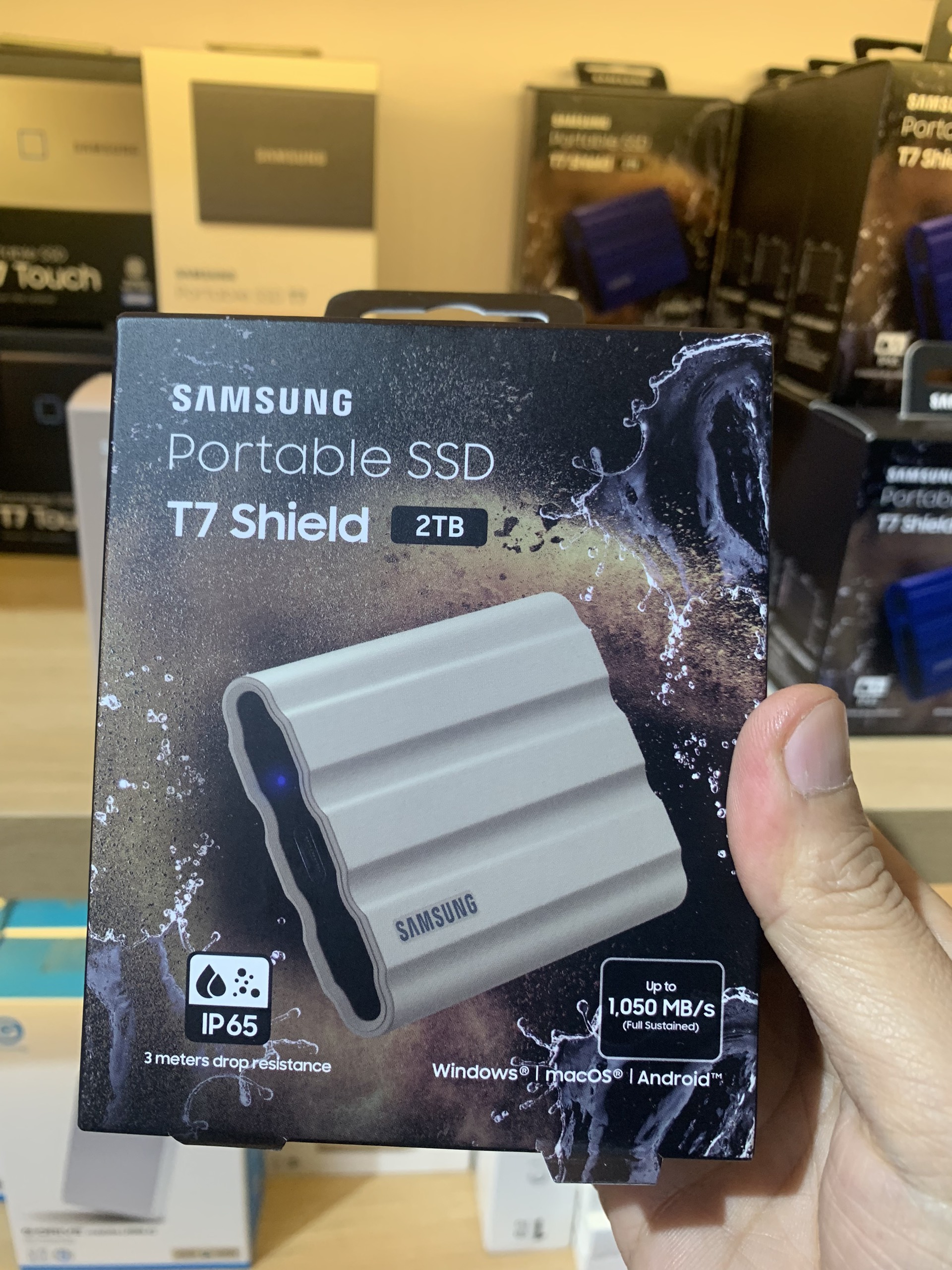 Ổ cứng di động SSD Samsung T7 Shield 1TB