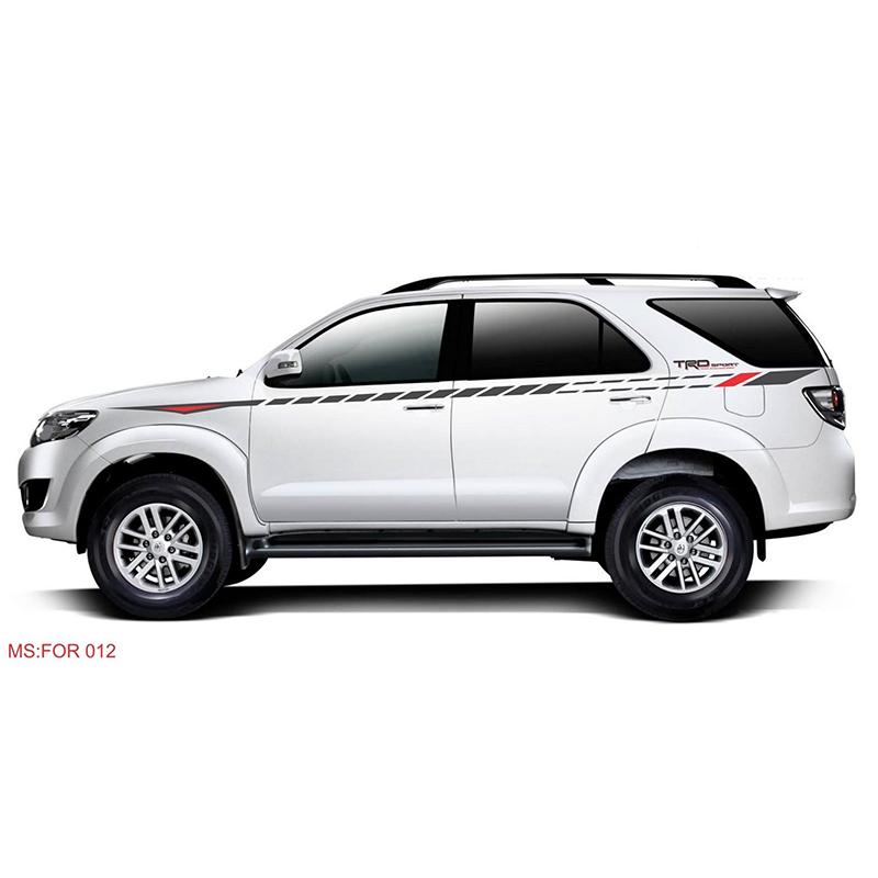 Tem Dán Xe Toyota Fortuner Màu Trắng Thể Thao