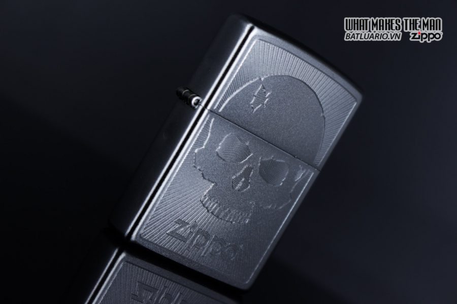 Zippo 29858 - Zippo Skull with Lines Satin Chrome