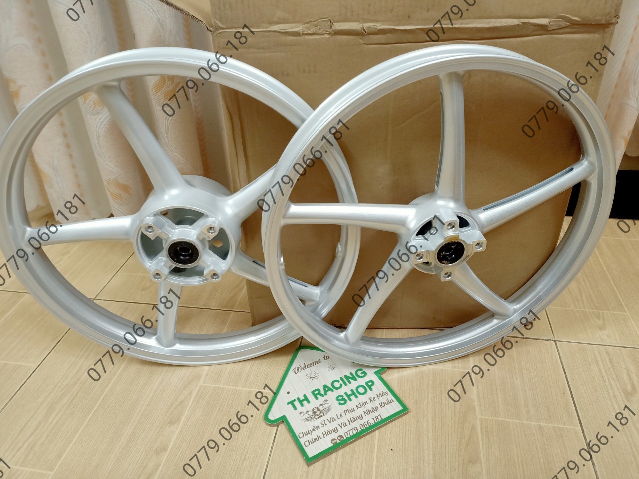 BÁNH MÂM EXCITER 135 MÀU BẠC SẢN PHẨM MỚI Y NHƯ HÌNH ẢNH GẮN VỪA NHƯ ZIN KHÔNG CHẾ NHANH TAY MUA NGAY TOP GIAN HÀNG UY TÍN