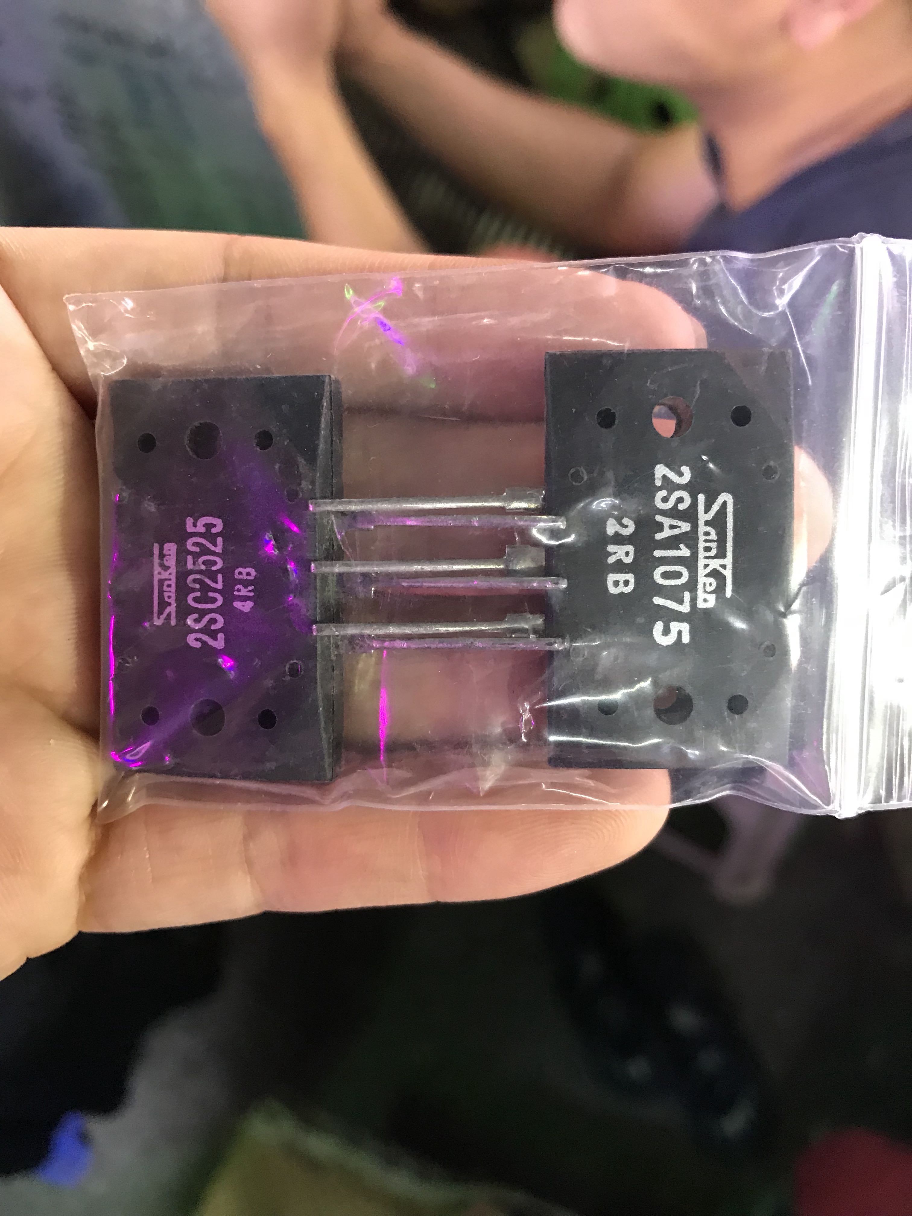 cặp sò 2SA1075 và 2SC2525 - 2SA1075,2SC2525