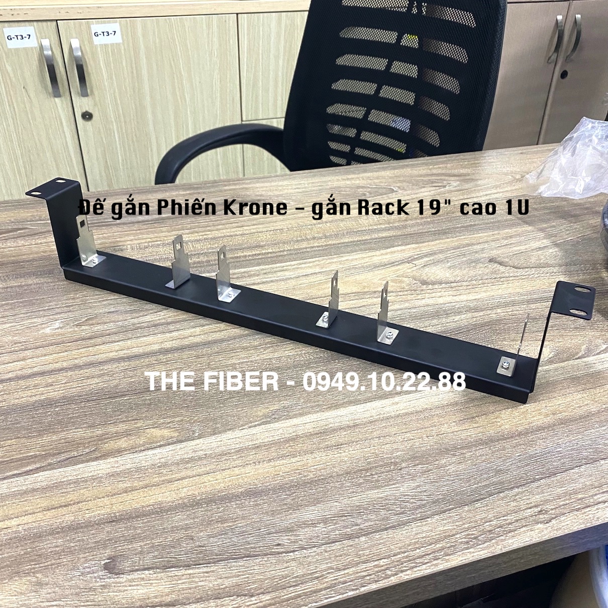 Đế gắn phiến Krone gắn Rack 19" cao 1U