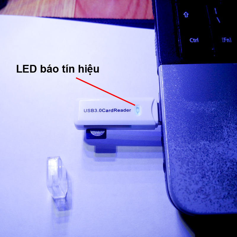 Đầu đọc thẻ nhớ USB 3.0 All in one màu trắng