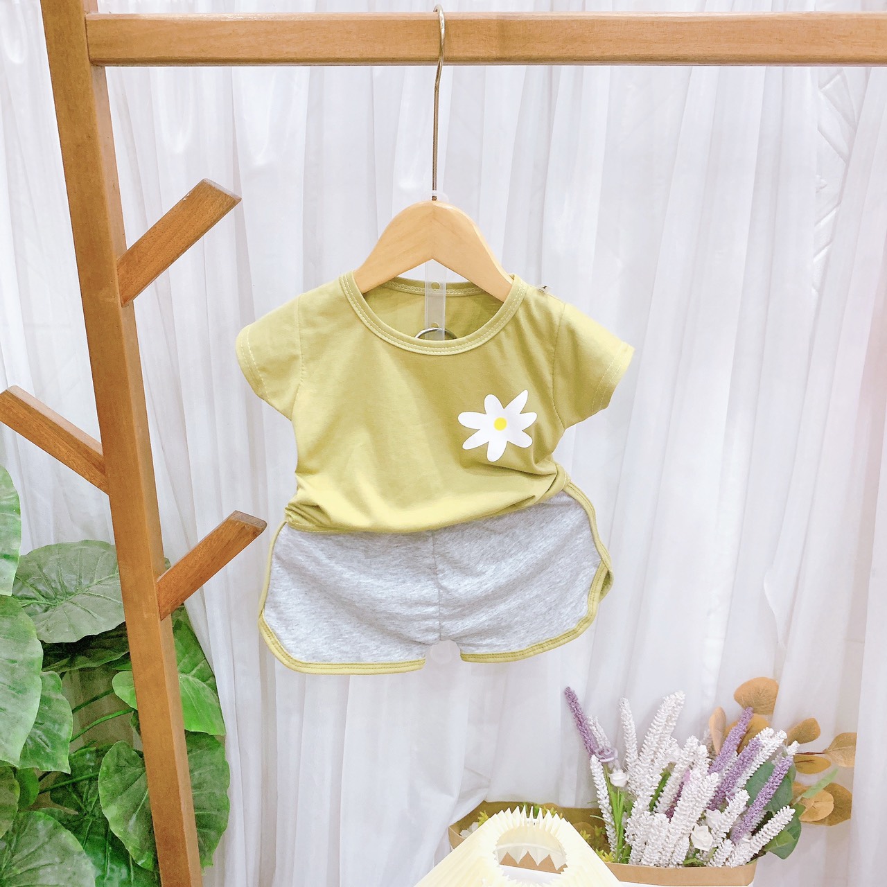 Bộ cọc tay hoa cúc dễ thương cho bé gái