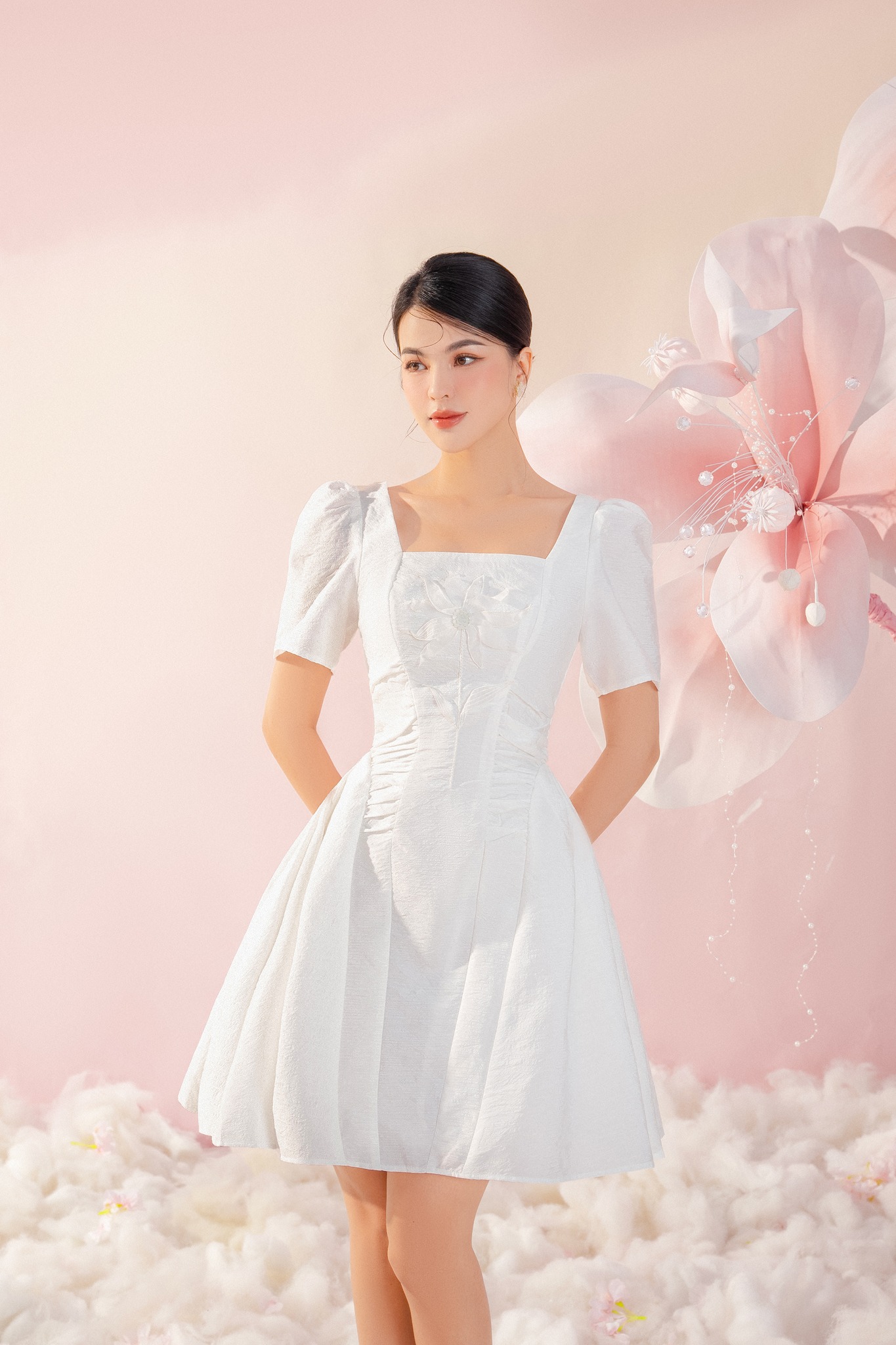 Voucher siêu sale 15% OLV - Đầm Annie Ruched Detail Embro