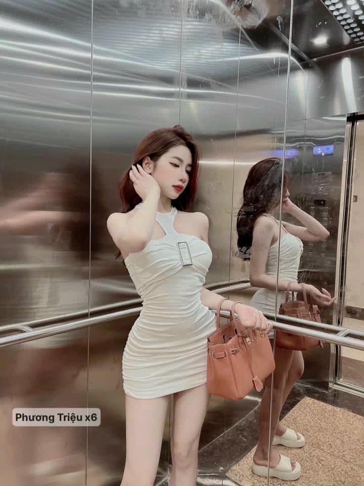 đầm yếm borrip nhúng hông
