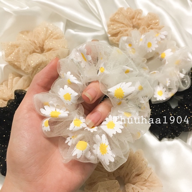 Scunchies hoa cúc - dây cột tóc hoa cúc
