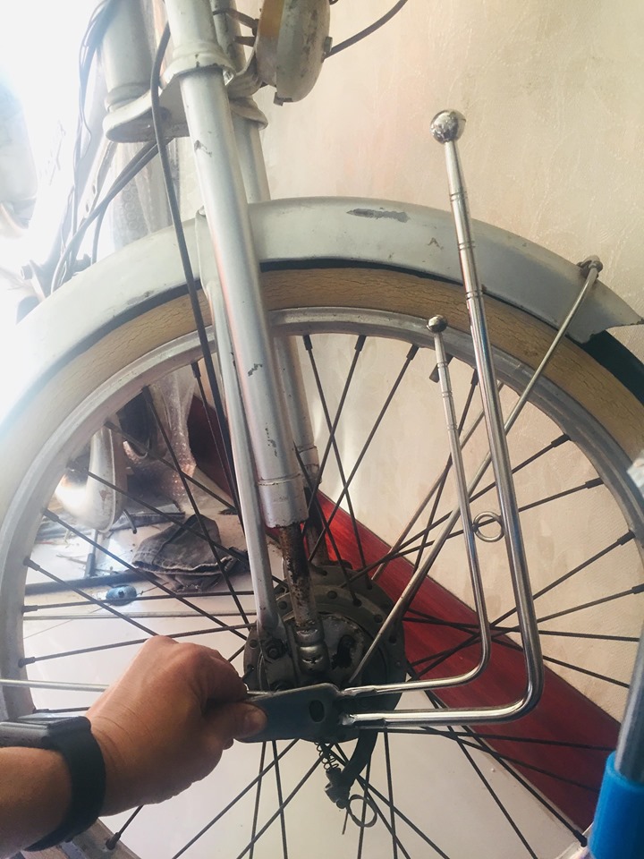 cột treo cờ phía trước cho xe 67+cub