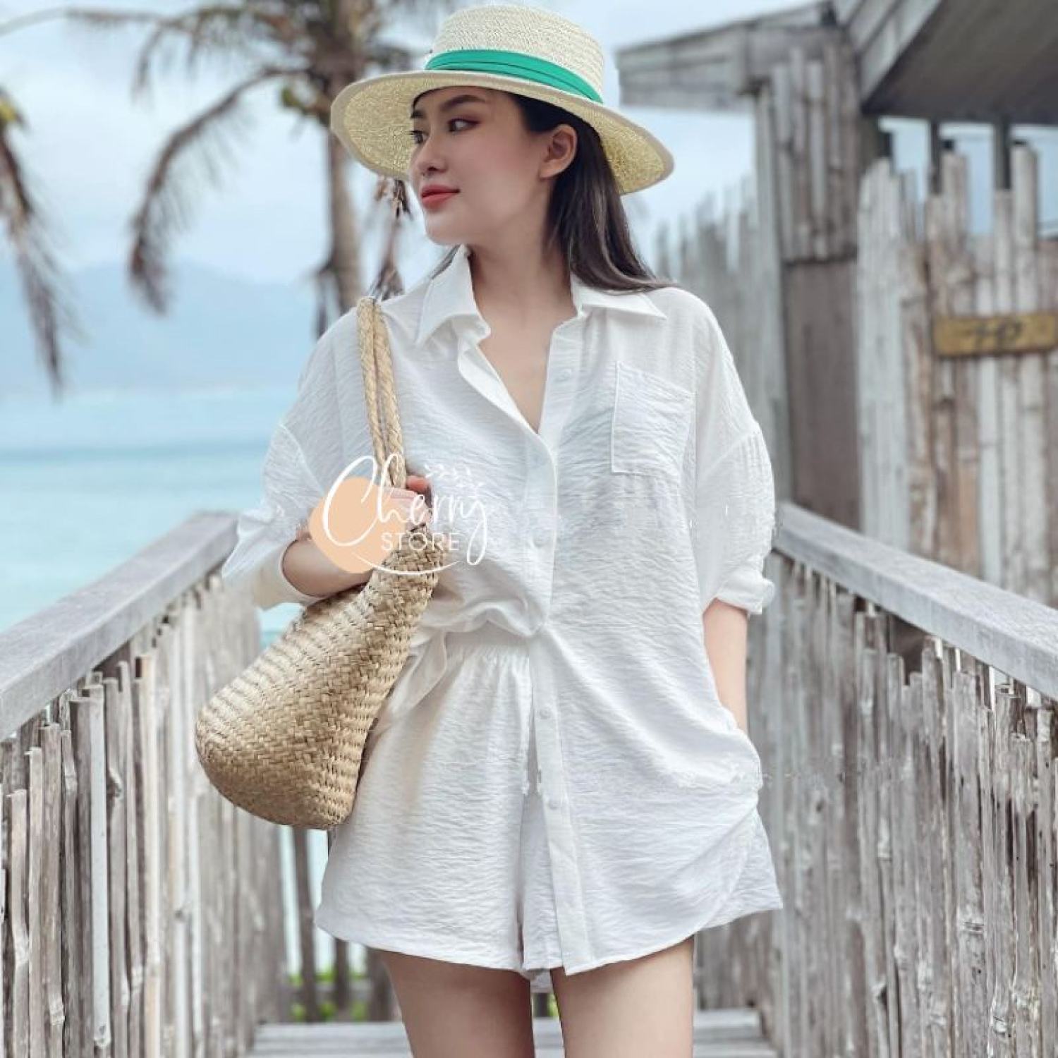 Đồ Nữ Đi Biển, Set Áo Sơ Mi Quần Short Nữ Cá Tính Hai Món Màu Trắng Be - Chất Đũi Thoáng Mát