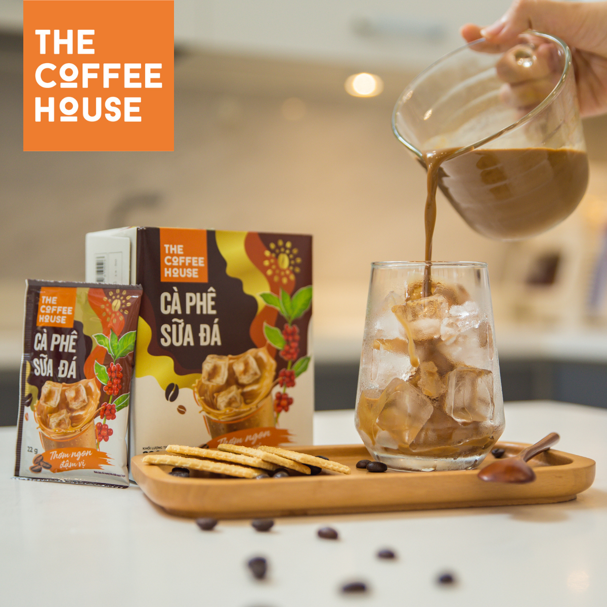 Cà phê sữa đá hoà tan The Coffee House(Hộp 10 gói x 22g)