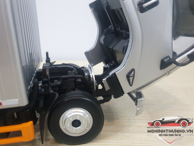 Xe tải mô hình JMC, tỉ lệ 1:18, màu bạc