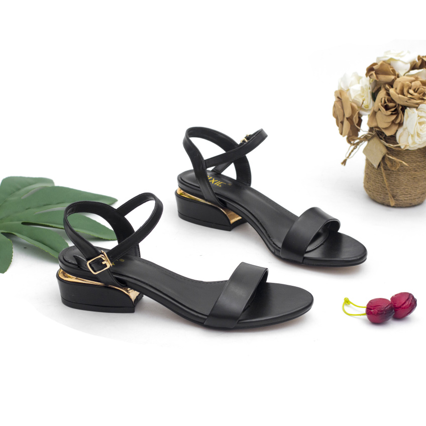 Sandal 3cm Quai Ngang Gót Viền Kim Loại Pixie X429 giá rẻ