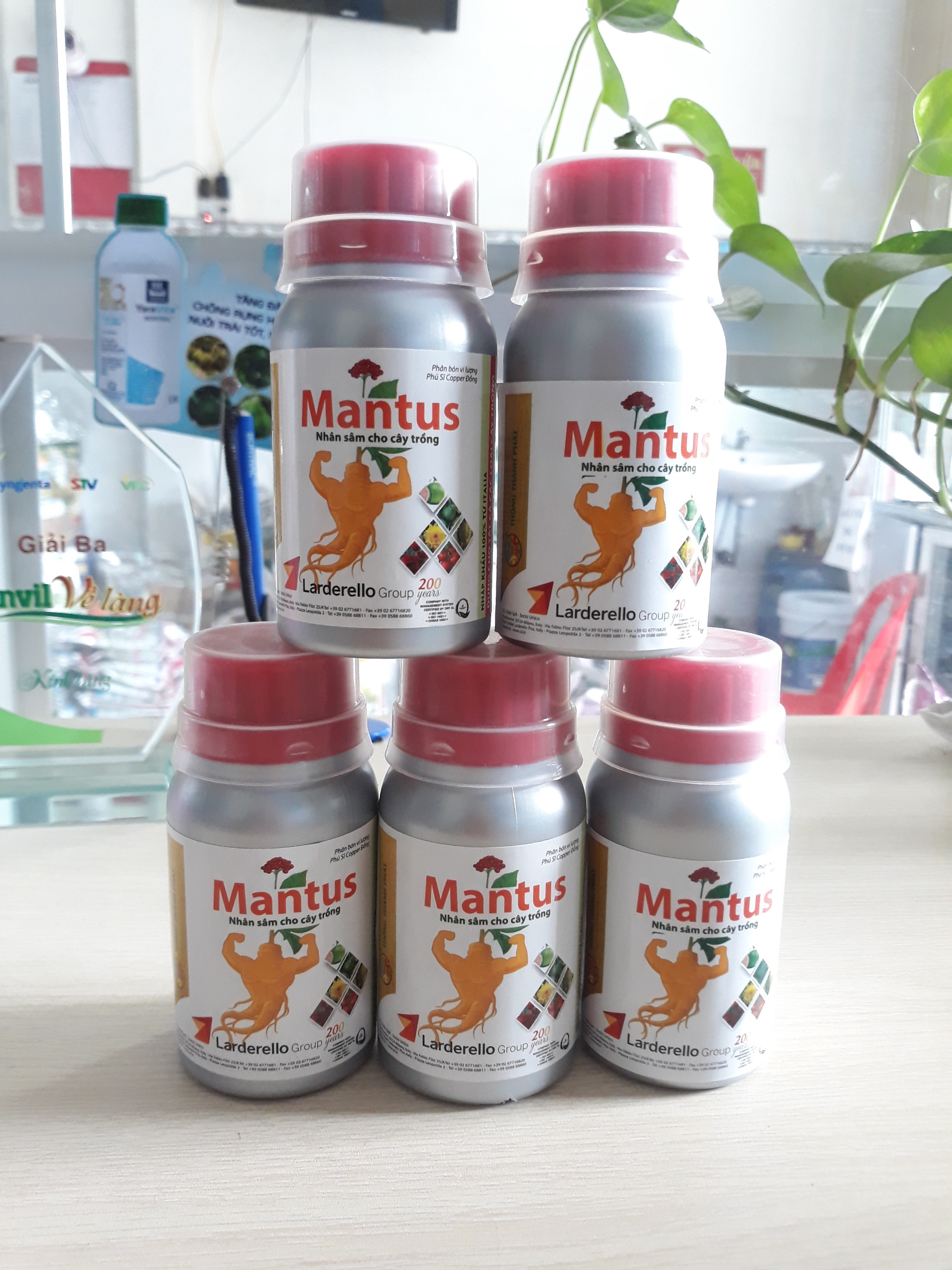 MANTUS nhân sâm cho cây trồng chai 100ml