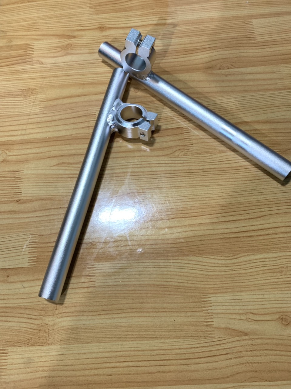 Ghi dong nhôm 2 khúc màu bạc