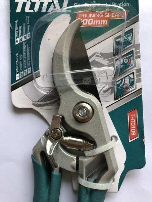 Kéo cắt tỉa cành cây TOTAL THT0109