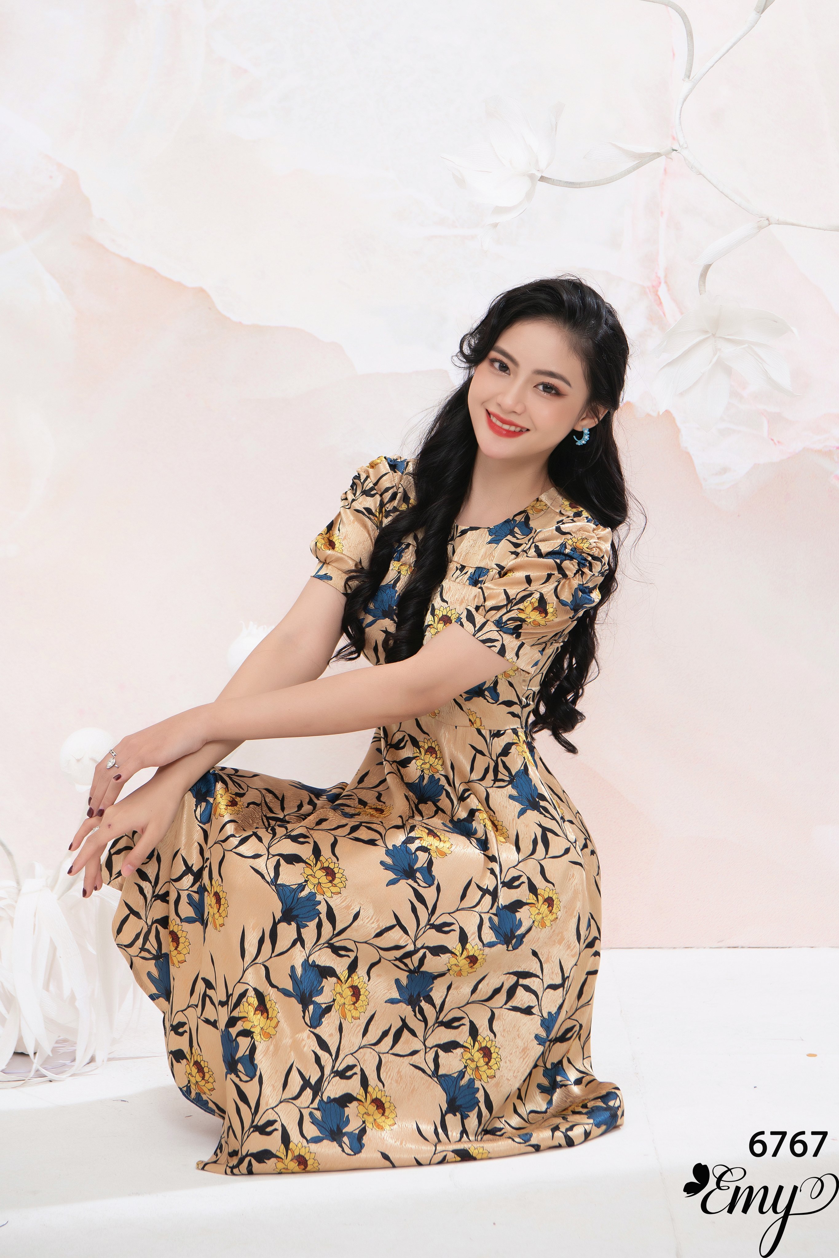 Đầm EMY EM6767 Xoè Lụa Vân Họa Tiết Hoa