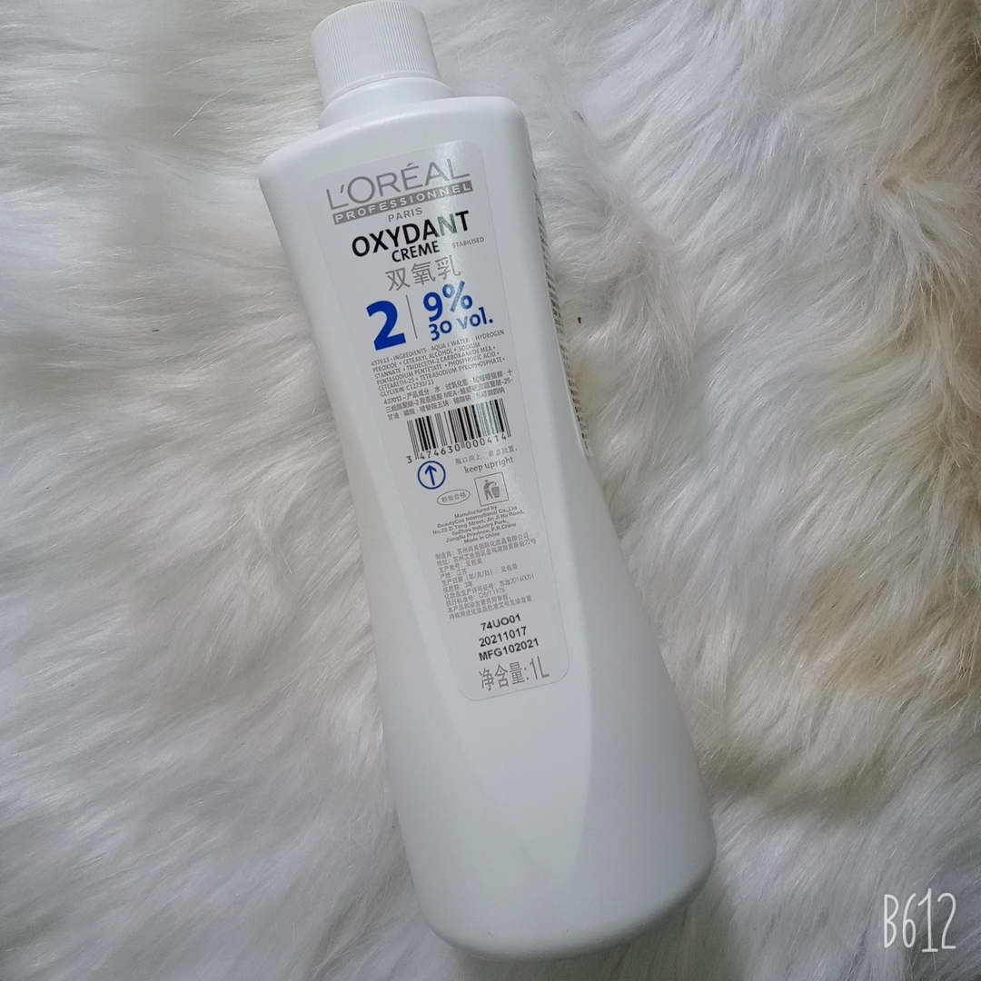 KEM OXY TRỢ NHUỘM LOREAL MỞ BIỂU BÌ TÓC 1000ML